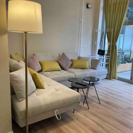 Lovely Apartment In Pogradec City With A Lake View Buitenkant foto